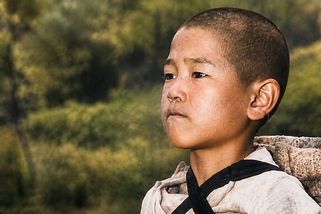 „Neplakal“. Chlapec z Nagasaki nesl na zádech mrtvého bratra, reportér se při focení málem zhroutil - Médium.cz